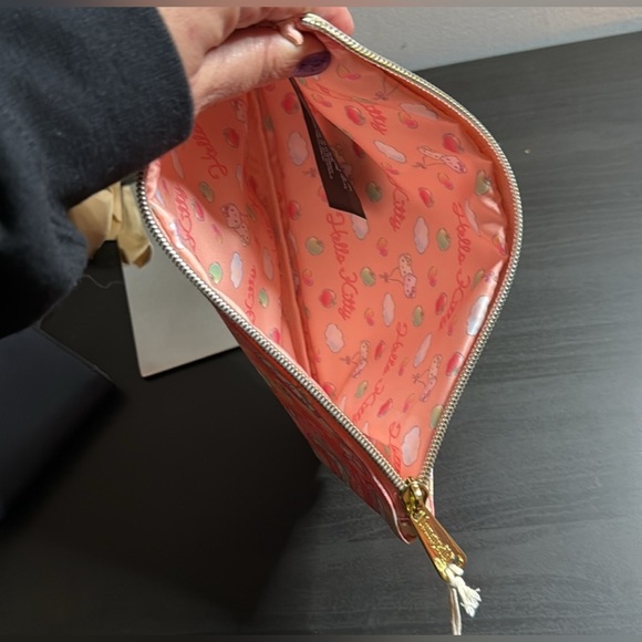 Loungefly x Hello Kitty and Friends Carnival Nylon Pouch NWT - Picture 5 of 6